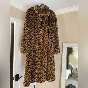 Vintage Dennis Basso Womens Faux Fur Coat, leopard/cheetah print NWT